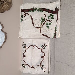 New Lenox Holiday Nouveau Oblong Christmas Tablecloth 60" x 84" and 8 napkins